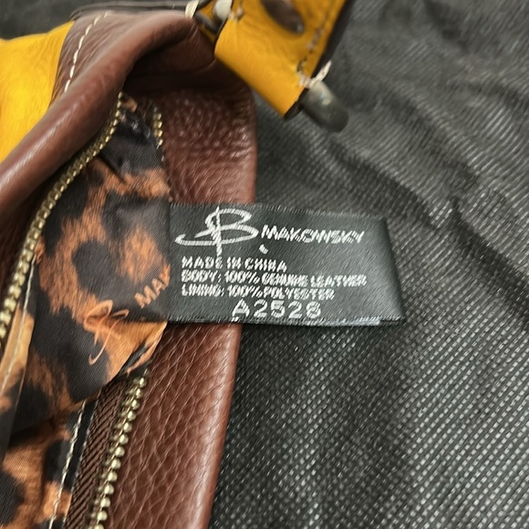 B. Makowsky Yellow and Brown cheetah print interior Crossbody purse w/dust bag - Picture 12 of 13